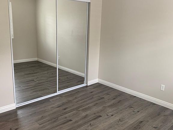 4th image of 3006 Winfield Ave