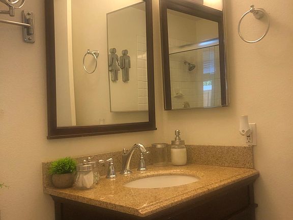 Downstairs full bath