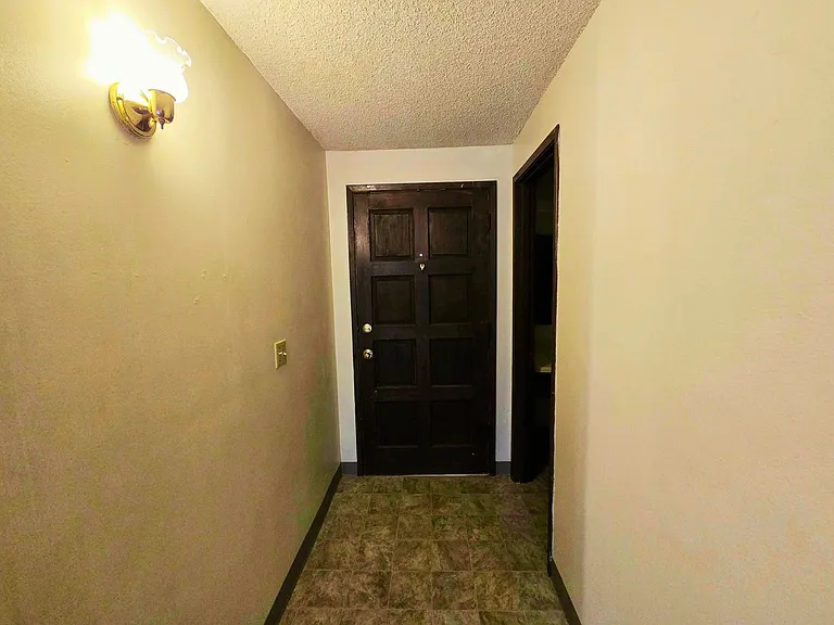 2125-2145 NW Highland Dr — Photo 9