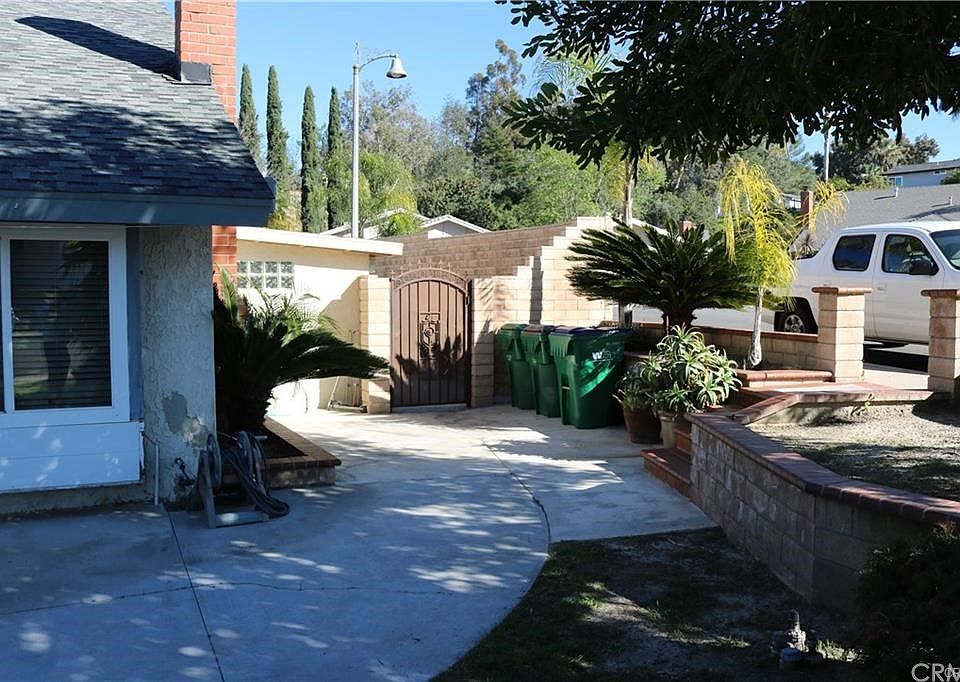 2nd image of 26769 Avenida Shonto