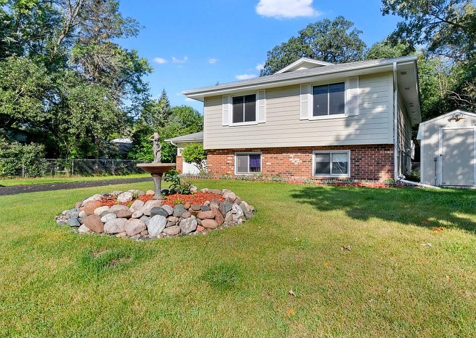 1st image of 12903 Jackson Cir NE