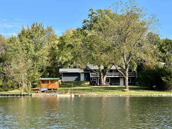 4114 Lakeside Dr, Rockford, IL 61101