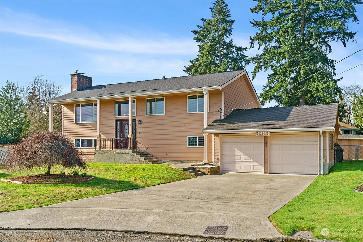 3903 Cambridge Court photo 1