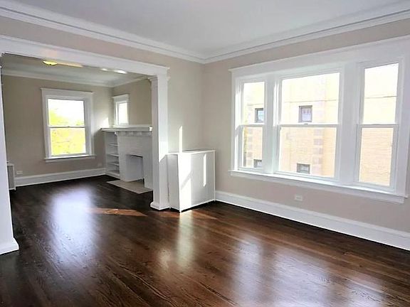 2nd image of 1439 W Carmen Ave #1S