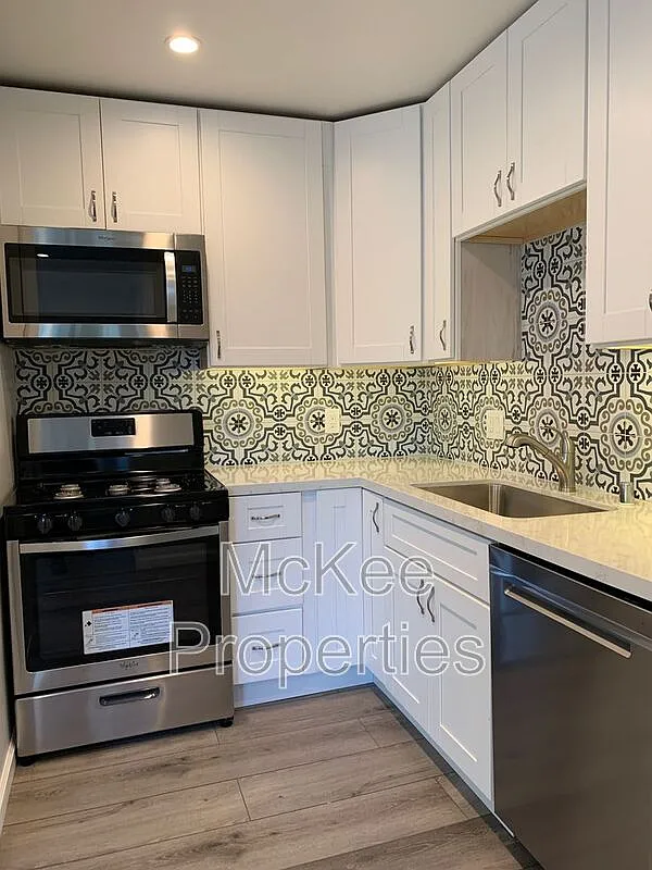 1 bed, 1.0 bath, $2,175 — Photo 4