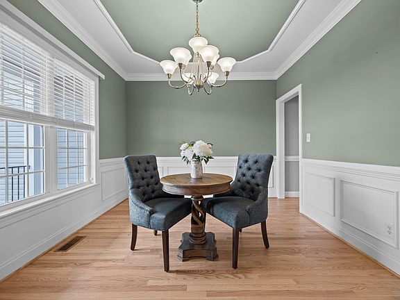 3rd image of 16 Keystone Ct