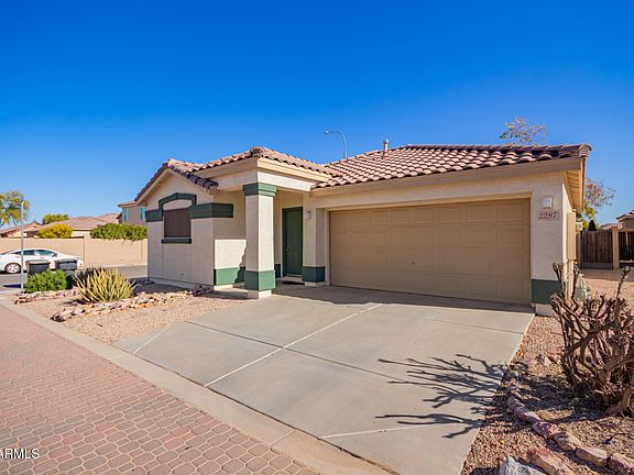 3rd image of 2287 E HAZELTINE Way