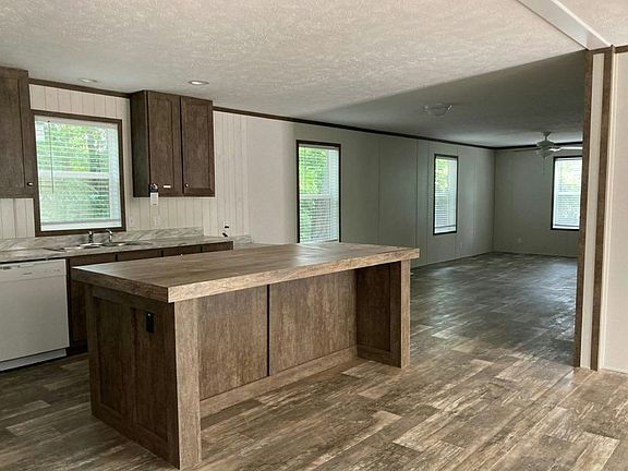 4th image of 2800 W Memorial Dr #114