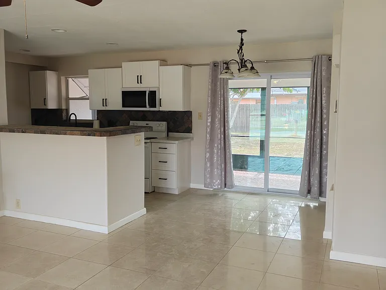 2240 Birchcrest Blvd — Photo 5