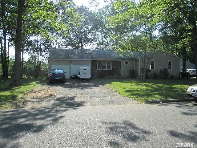 1st image of 334 Phyllis Dr