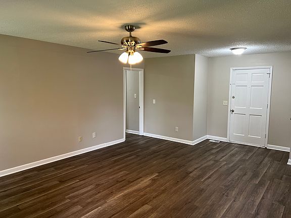 3rd image of 6119 Rickwood Dr NW