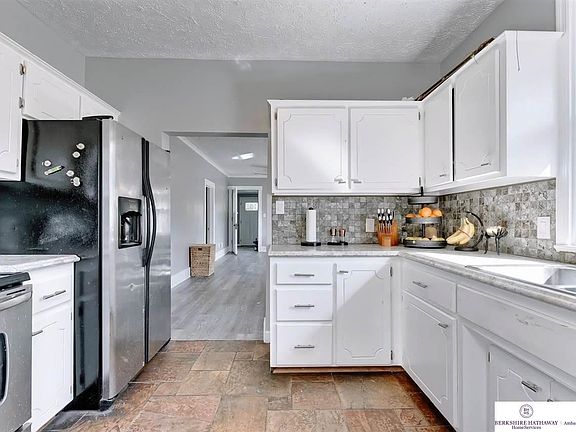 5th image of 3802 Clifton Dr