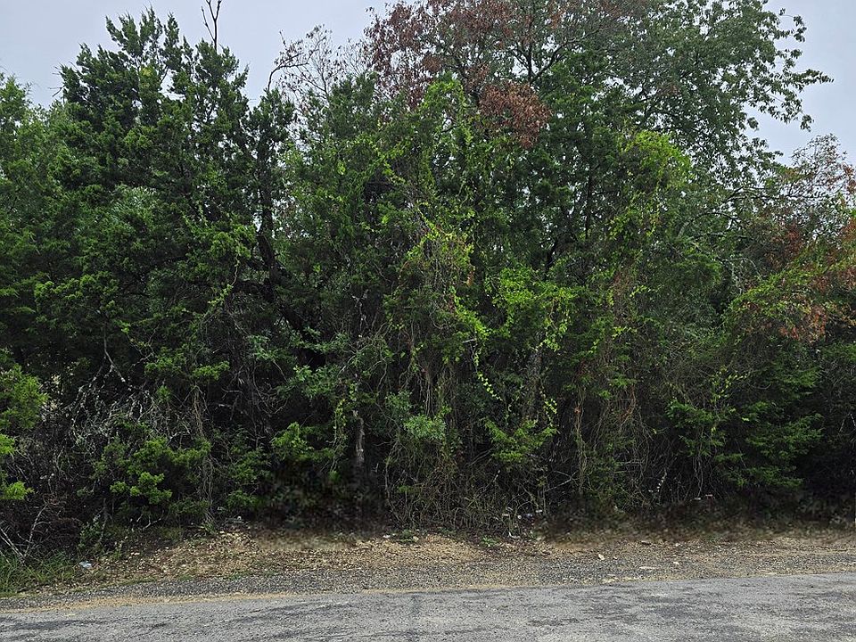 2nd image of 128 Serenity Ln