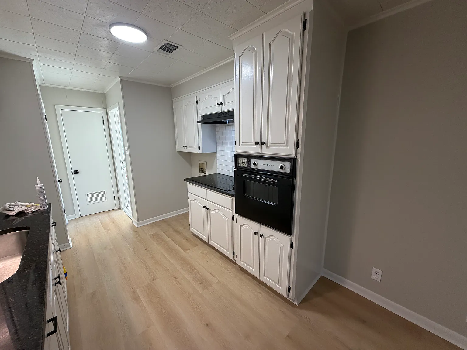 3 bed, 1.5 bath, 1400 sqft, $1,395 — Photo 3