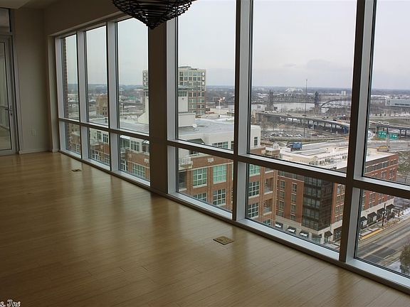 4th image of 315 Rock St APT 1207