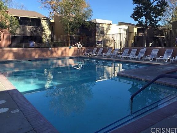 3rd image of 18350 Hatteras St APT 233