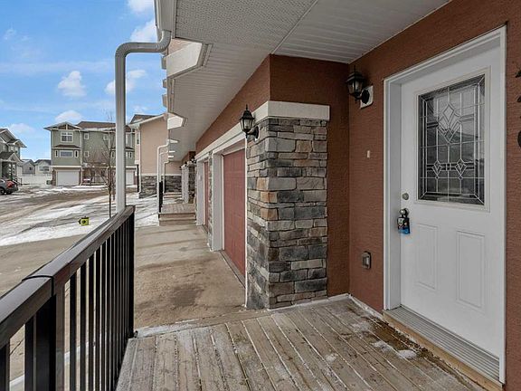 3rd image of 420 N Strathcona Cir