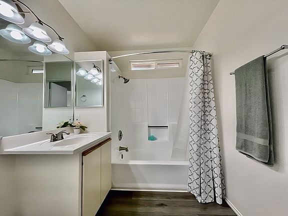 4th image of 79661 Avenue 42 #B8