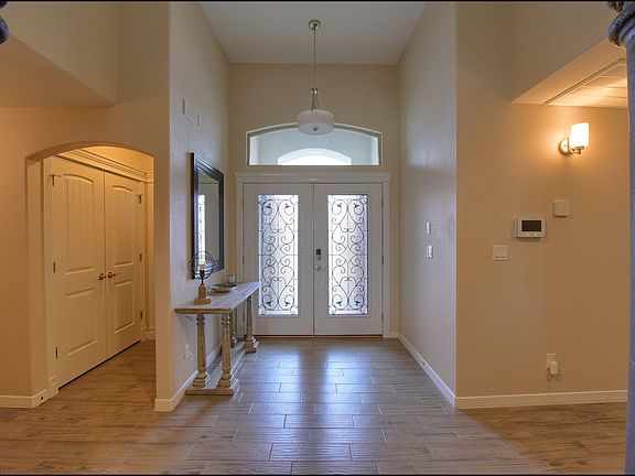 5th image of 6124 Sara Suzann Ln