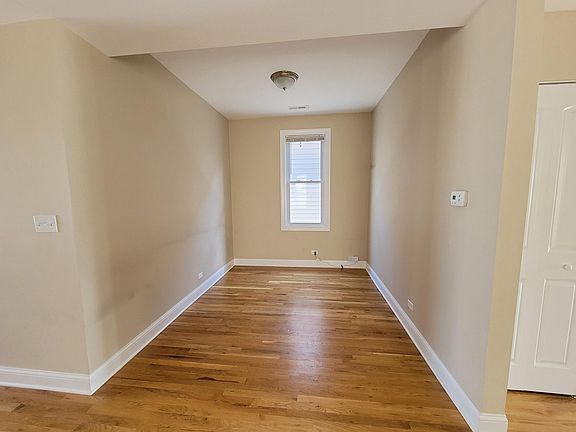 3rd image of 3035 N Elbridge Ave #2