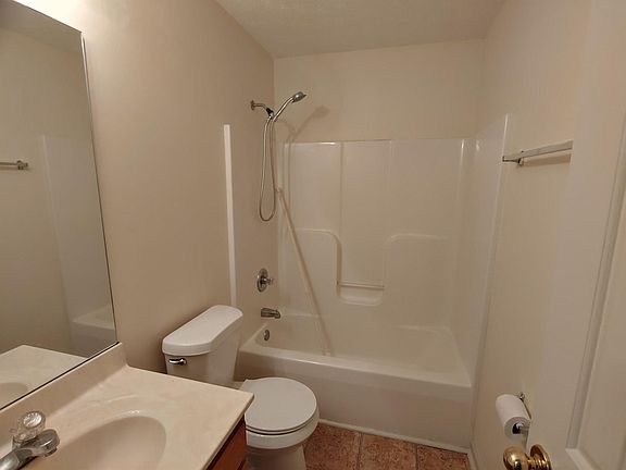 5th image of 728 Graftons Mill Ln