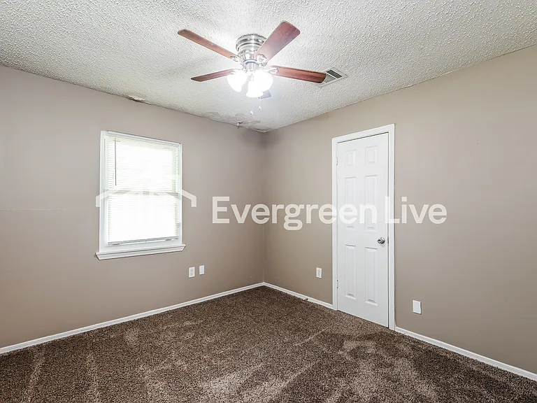 408 Shenandoah Rd N — Photo 11