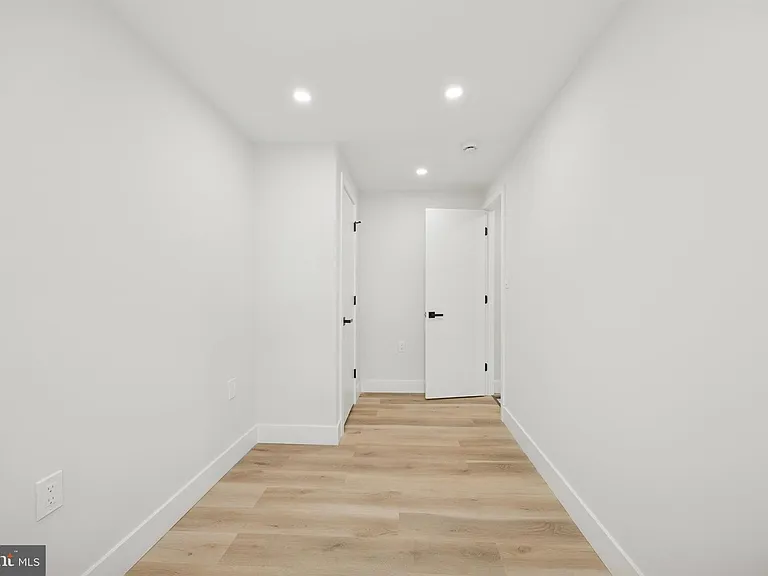 4522 Baker St #17 — Photo 6