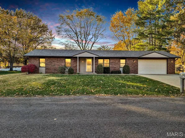 114 Kenneth Dr, Troy, IL 62294