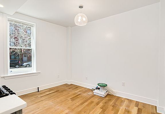 4th image of 1657 8th Ave #1B