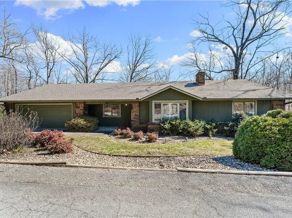 22 Dornoch Ln, Bella Vista, AR 72715