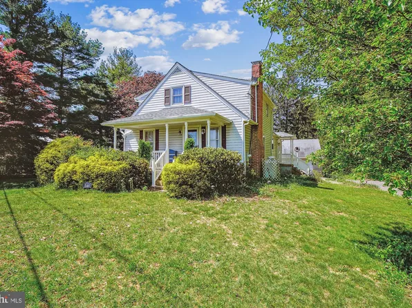 1544 Dennings Rd, New Windsor, MD 21776
