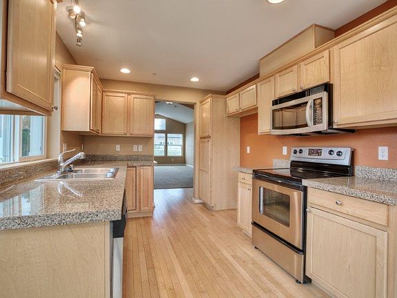 3rd image of 5909 Panorama Dr SE APT 18-101