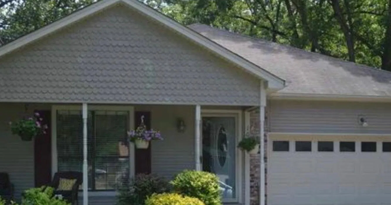 1005 Parkway Place Dr — Photo 3
