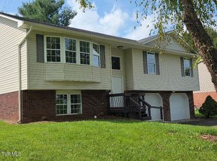 331 Gray Station Rd, Johnson City, TN 37615