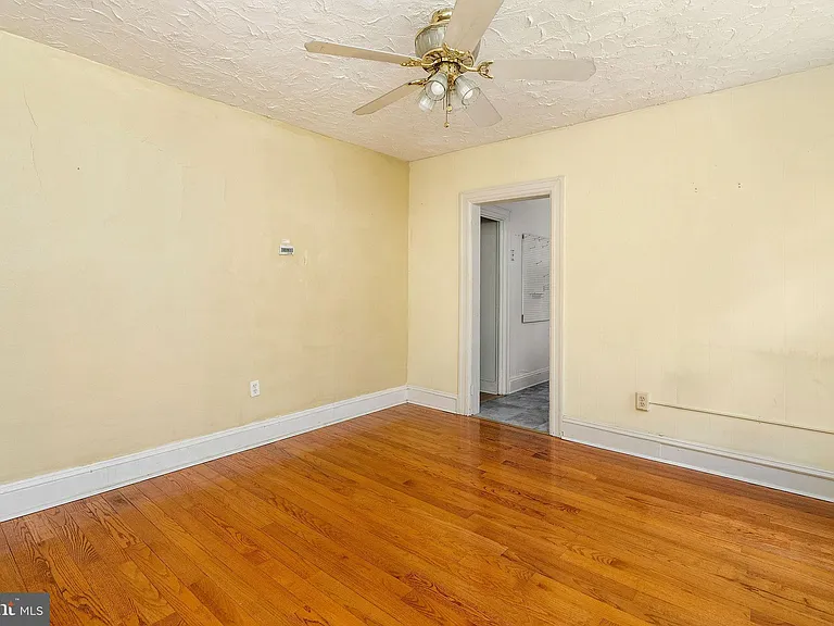 69 Pine St #2 — Photo 10