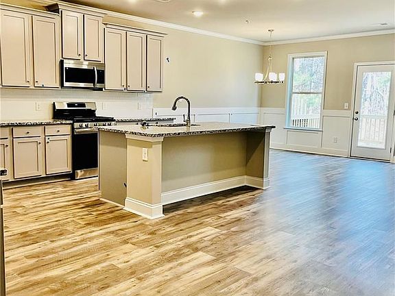 4th image of 241 Yellowwood Way