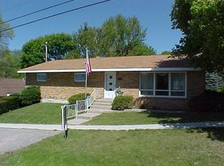 31 Jefferson St E, Stanwood, MI 49346