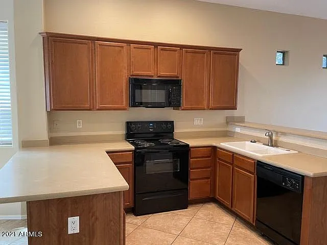 22507 N 31st Ave #8 — Photo 9