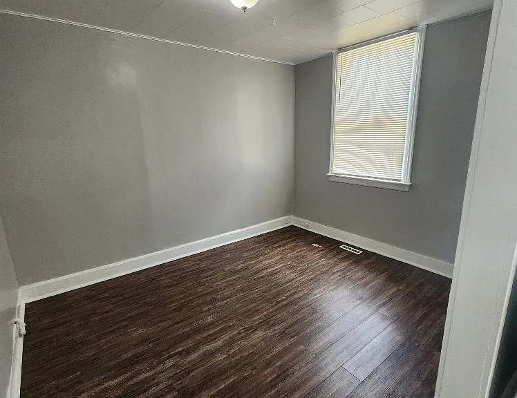 3020 Searsdale Ave — Photo 5