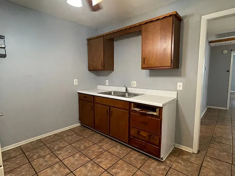 821 Market St — Photo 13