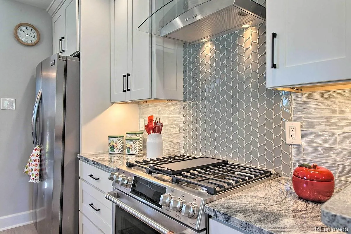 2 bed, 1198 sqft, $2,600 — Photo 3