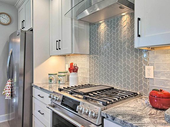 3rd image of 1270 N Elizabeth St