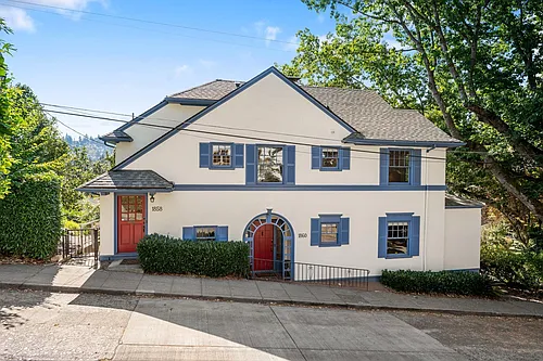 1860 SW High St #2 Photo 1