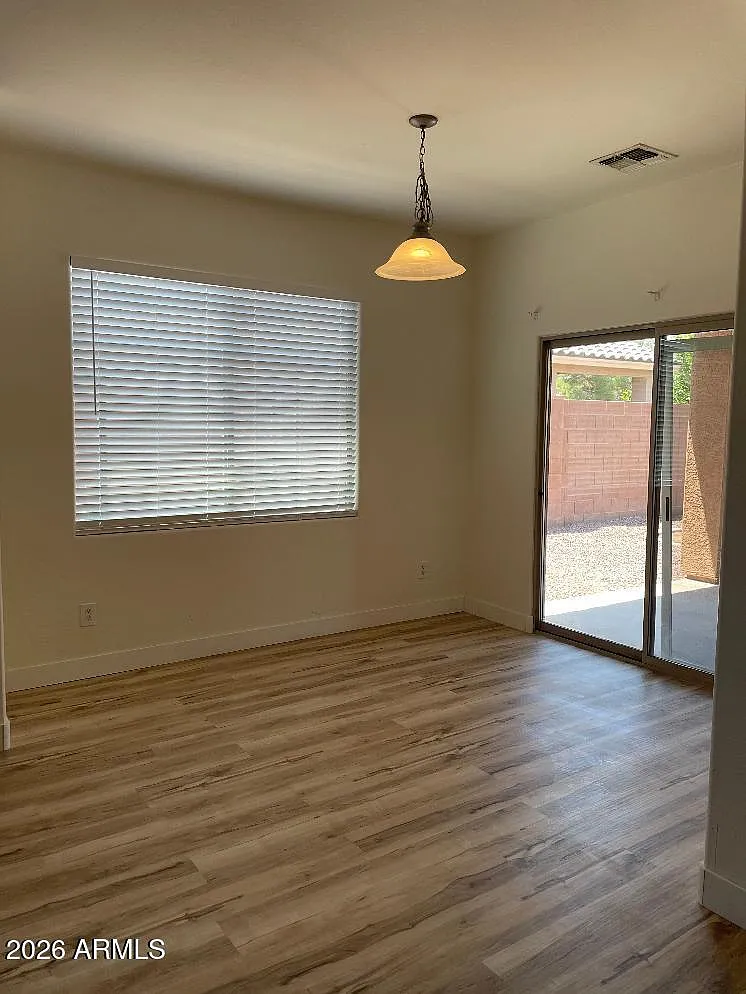 4 bed, 2.0 bath, 1698 sqft, $2,395 — Photo 4