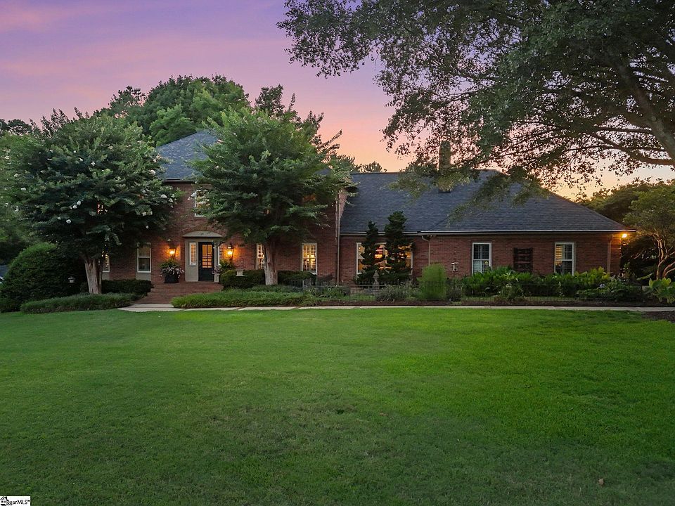 1st image of 29 Quail Hill Dr