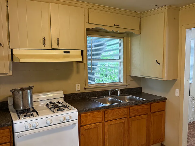 2134 N Norfolk Ave — Photo 5