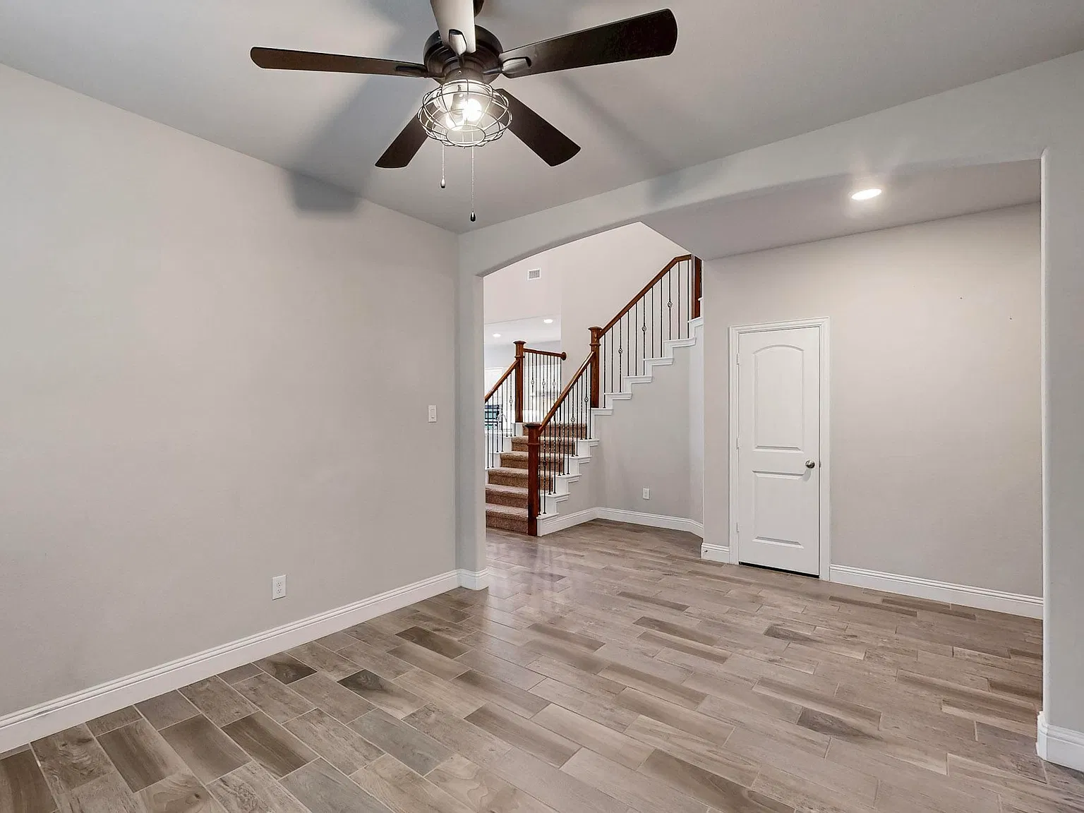 5 bed, 3114 sqft, $3,500 — Photo 3