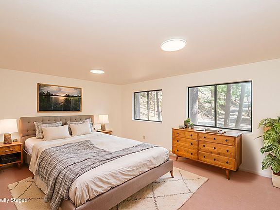5th image of 121 Mountain Aire Ln