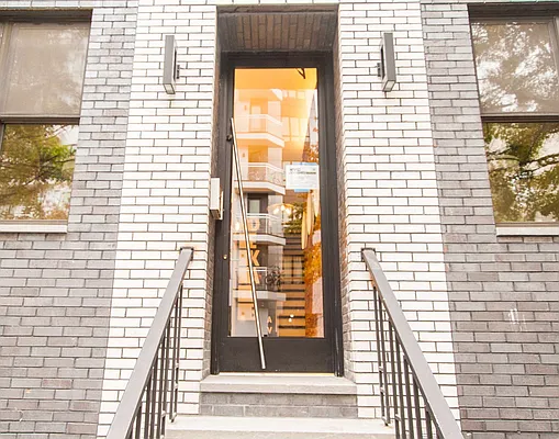 Rented by Nooklyn NYC LLC | media 81