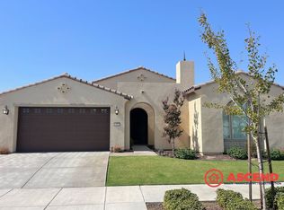 1903 Highgate Greens Dr, Bakersfield, CA 93311